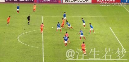 德容斜塞送助攻 莱万贴地斩梅开二度 德容斜塞送助攻 莱万贴地斩梅开二度